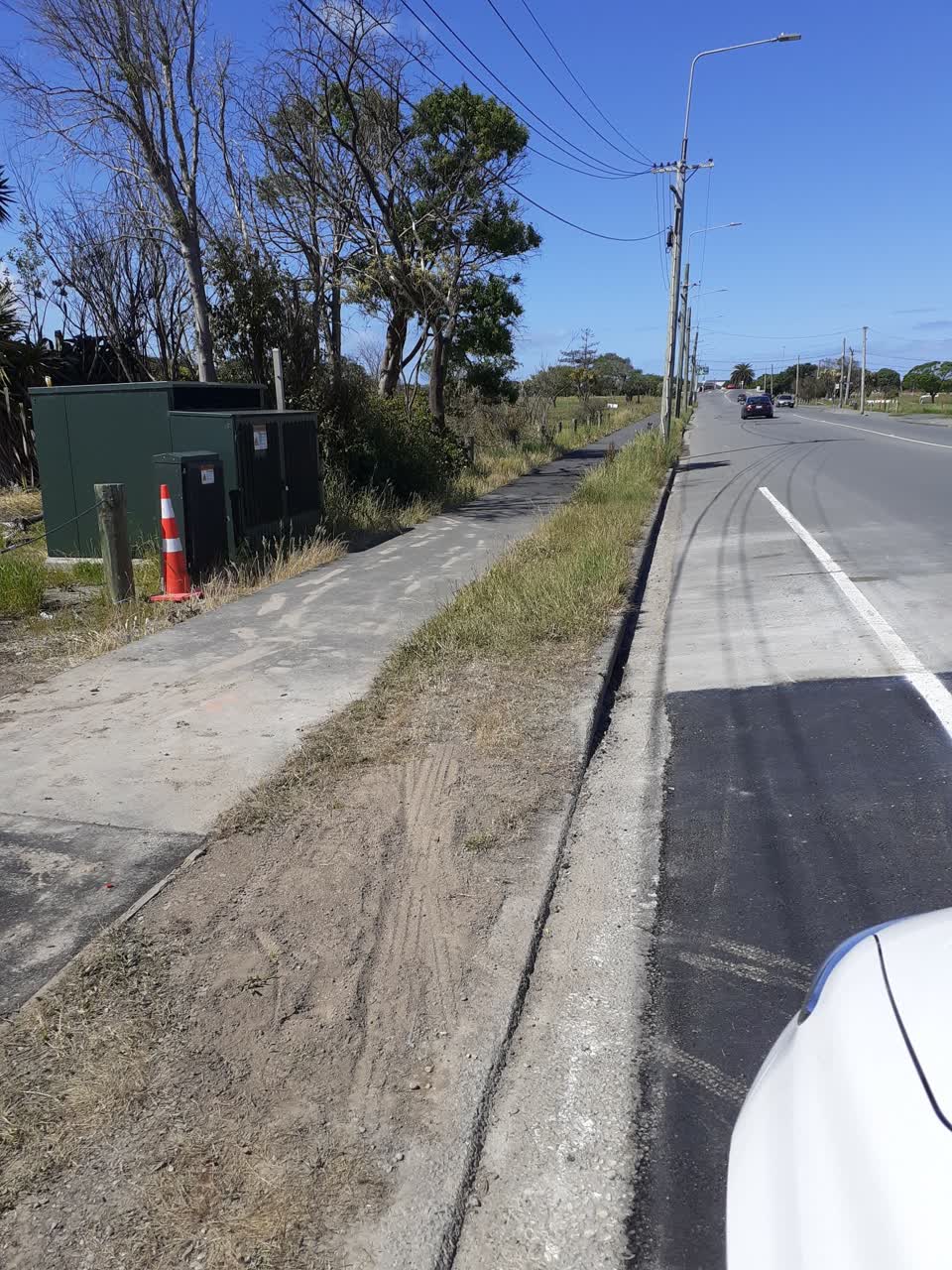 The photograph attached to this roading/streets report
