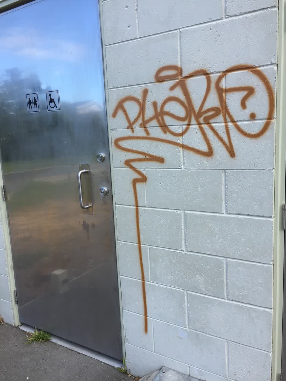 The photograph attached to this graffiti report