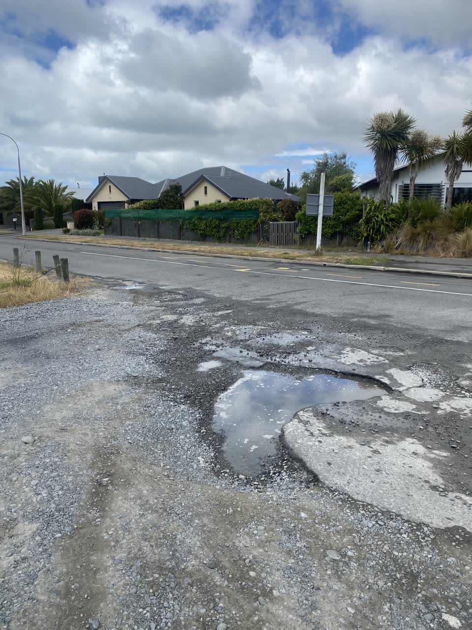 The photograph attached to this roading/streets report