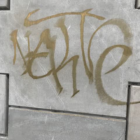 Graffiti, a report photo