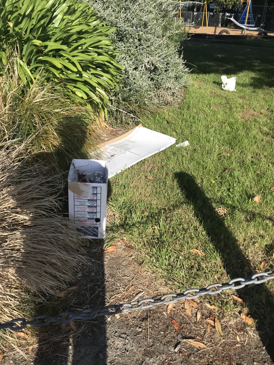 The photograph attached to this rubbish/recycling report