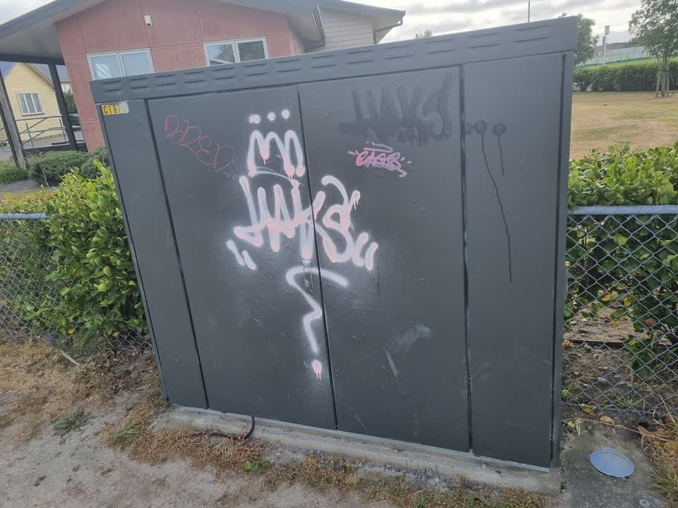 The photograph attached to this graffiti report