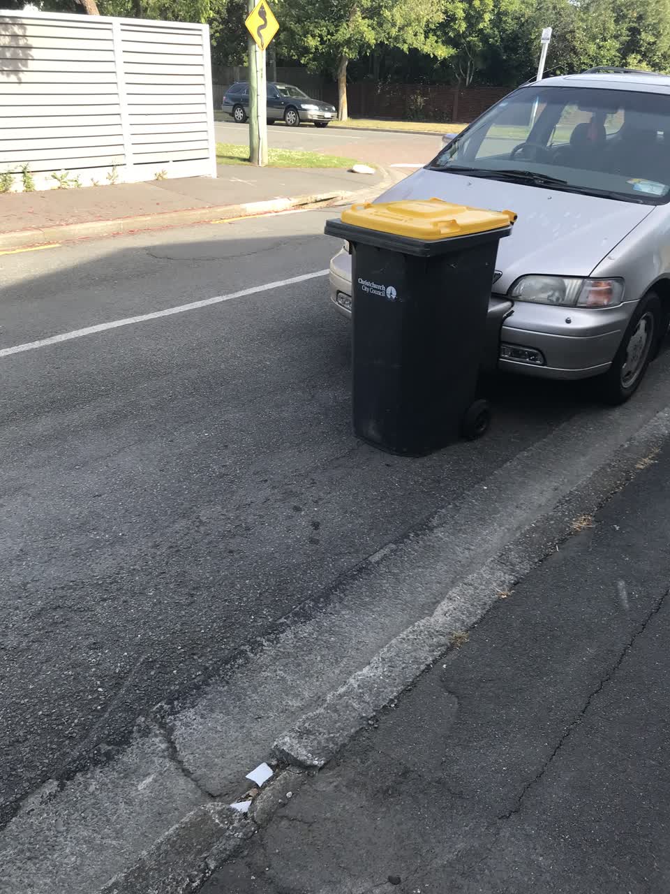 The photograph attached to this rubbish/recycling report