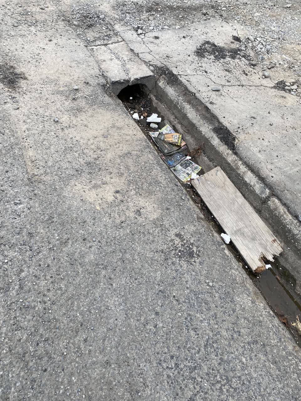 The photograph attached to this roading/streets report