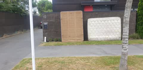 Rubbish/Recycling, a report photo