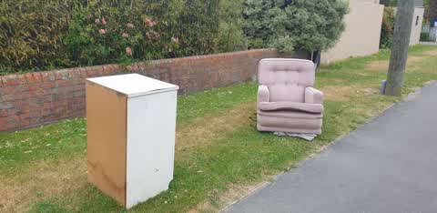 Rubbish/Recycling, a report photo