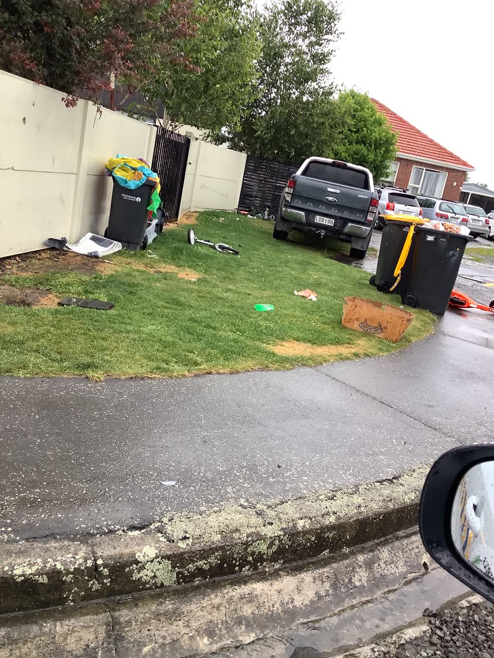 The photograph attached to this rubbish/recycling report