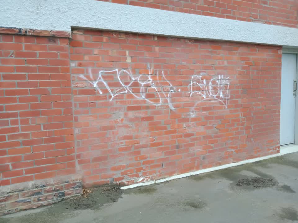 The photograph attached to this graffiti report