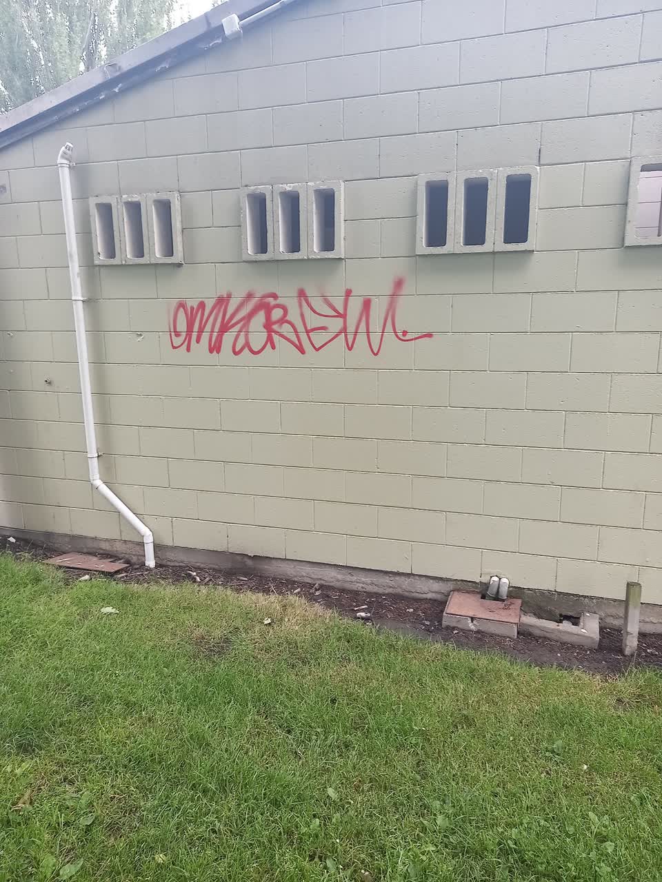 The photograph attached to this graffiti report