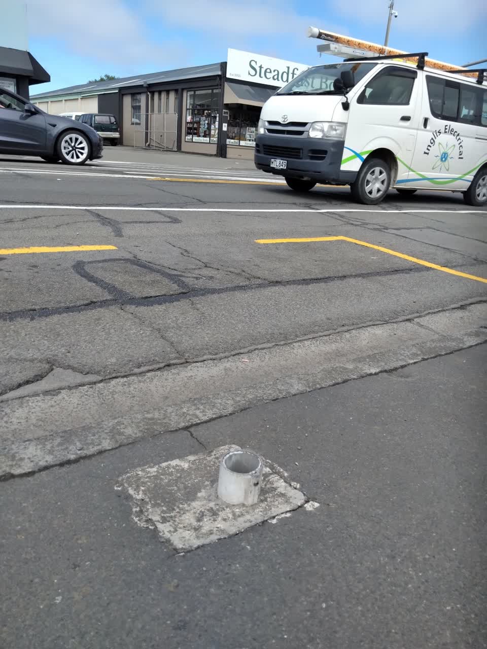 The photograph attached to this roading/streets report