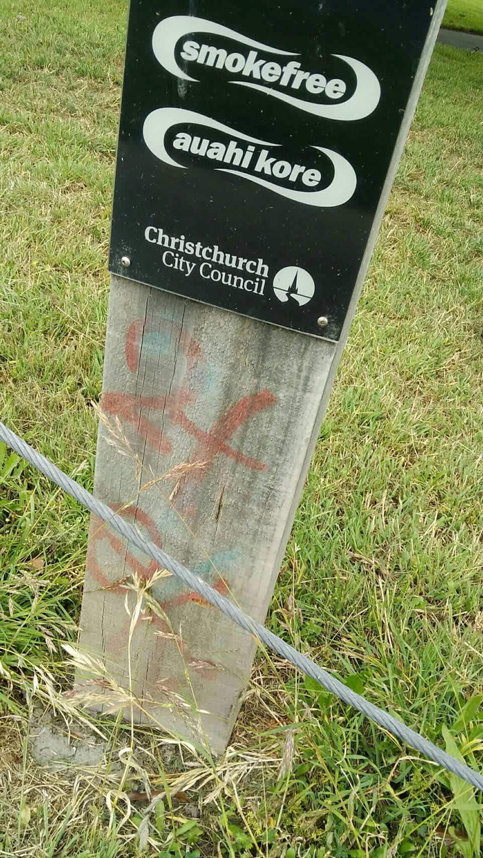 The photograph attached to this graffiti report