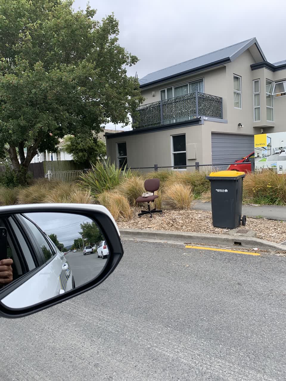 The photograph attached to this rubbish/recycling report
