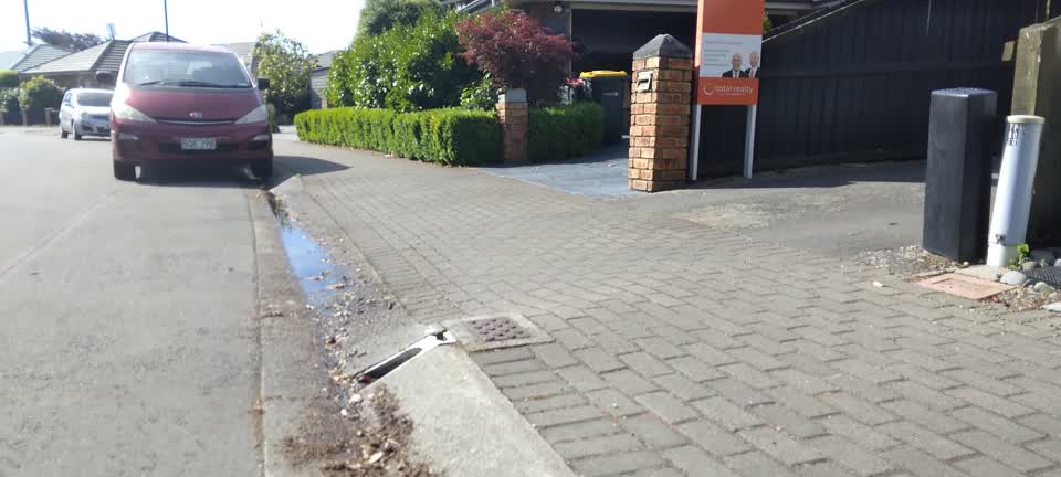 The photograph attached to this sewer - general report