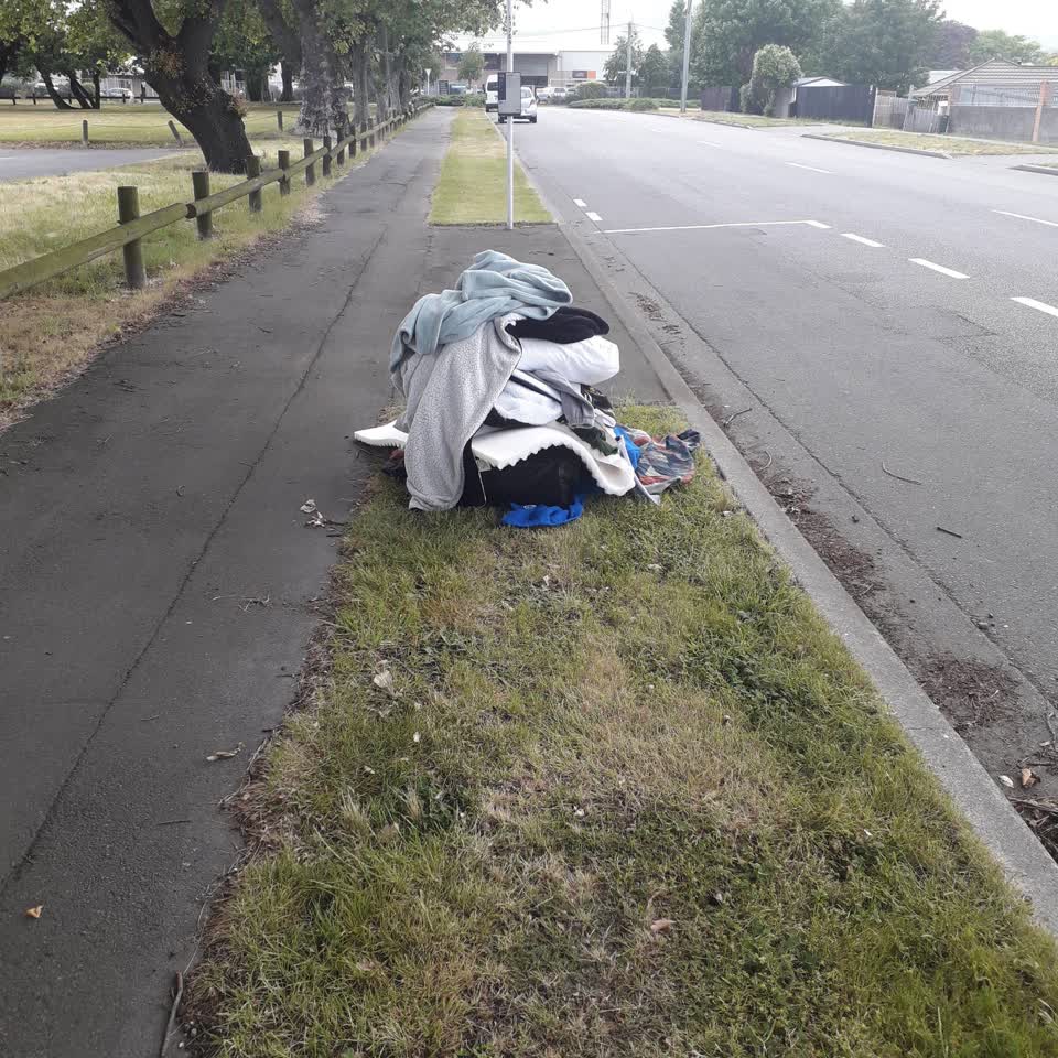 The photograph attached to this rubbish/recycling report