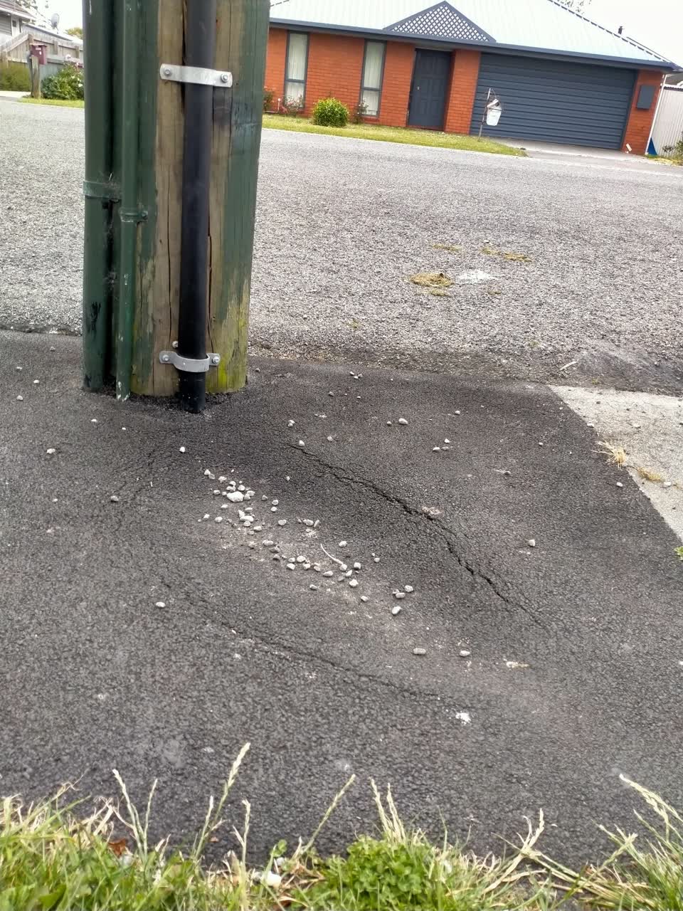 The photograph attached to this roading/streets report