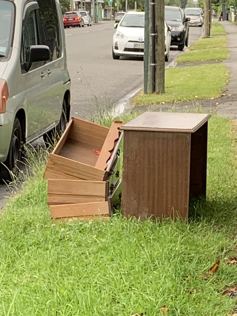 The photograph attached to this rubbish/recycling report