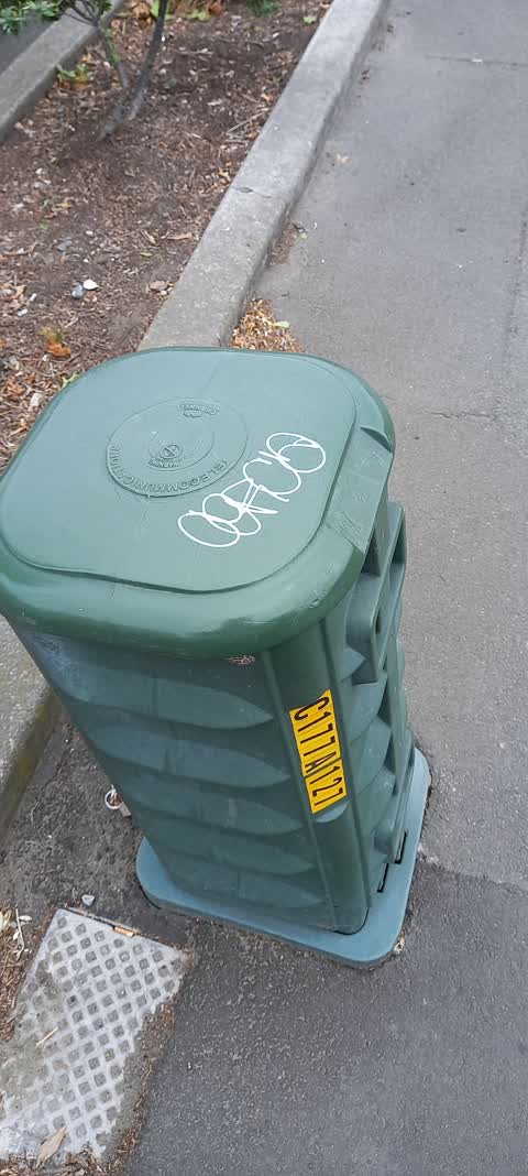 Graffiti, a report photo