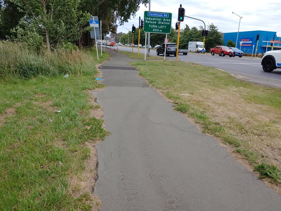 The photograph attached to this roading/streets report