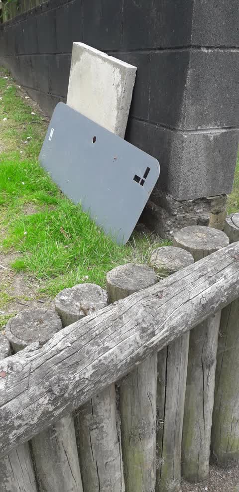 Rubbish/Recycling, a report photo