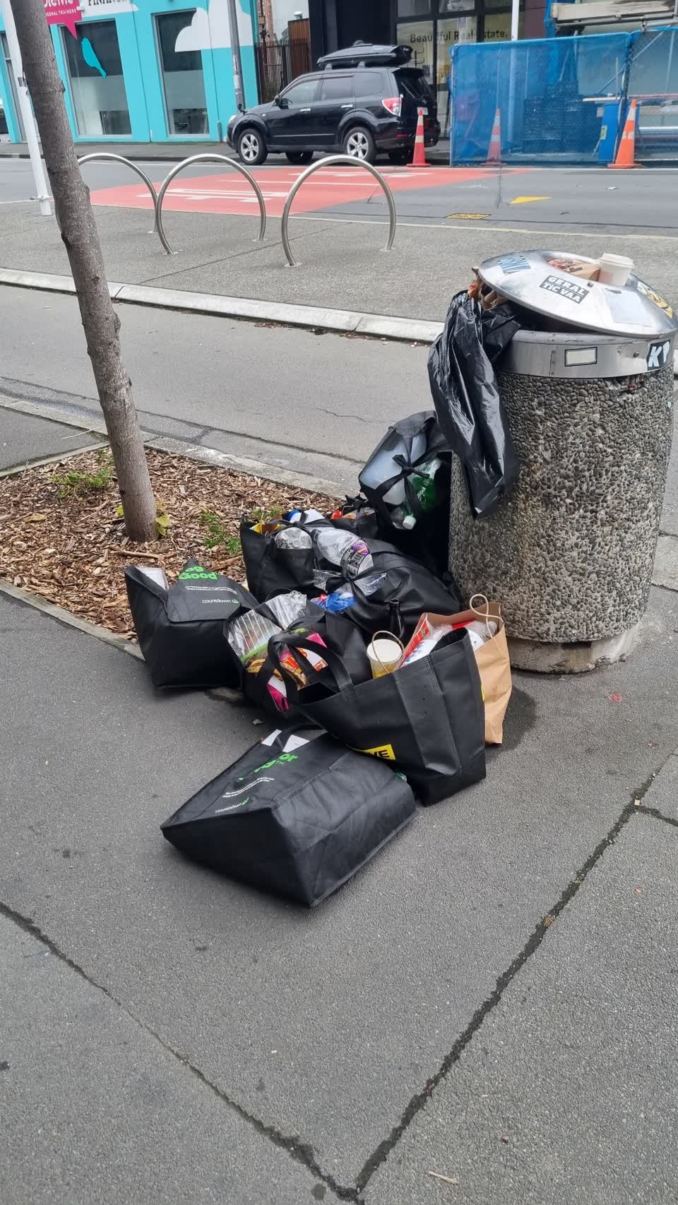 The photograph attached to this rubbish/recycling report