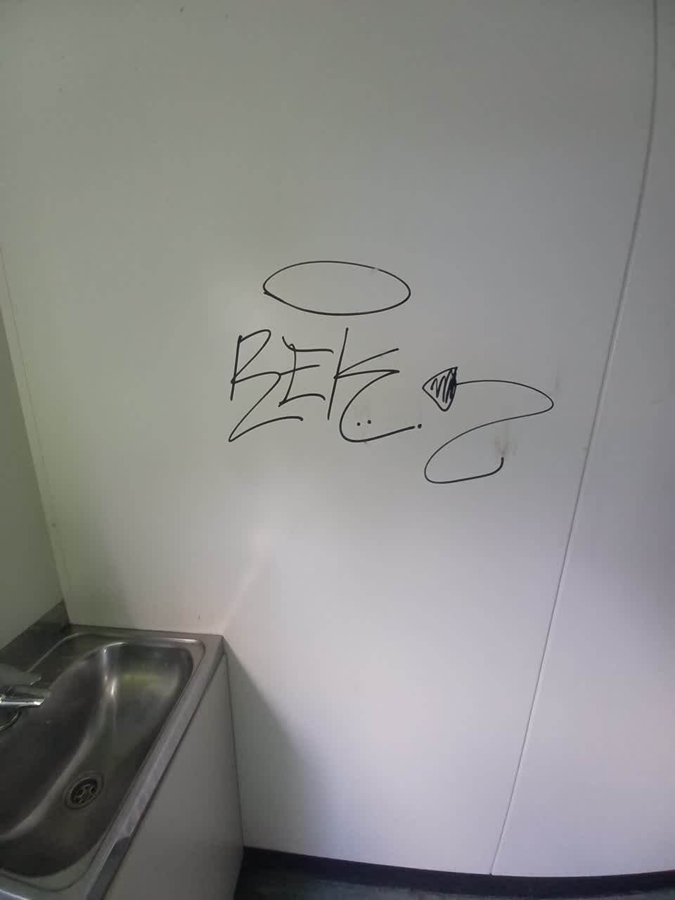 The photograph attached to this graffiti report