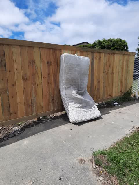 Rubbish/Recycling, a report photo