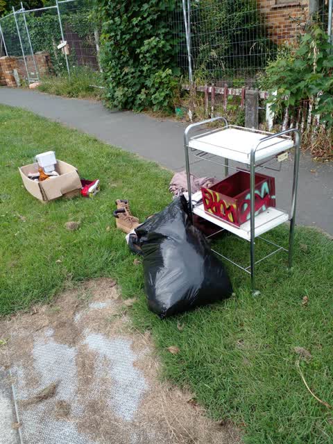 Rubbish/Recycling, a report photo