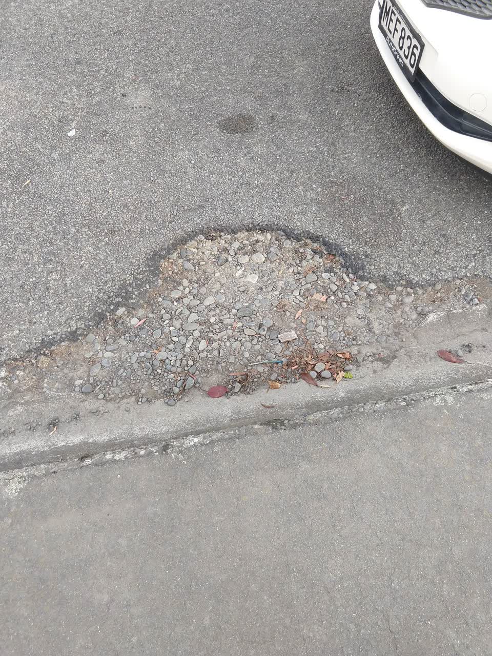 The photograph attached to this roading/streets report
