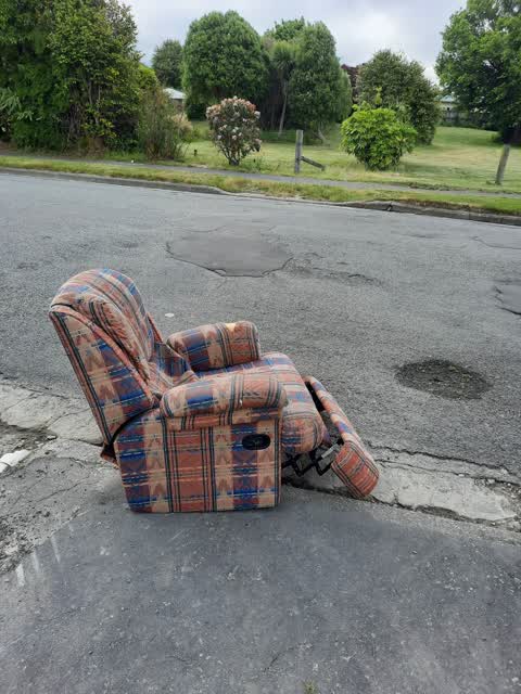 Rubbish/Recycling, a report photo