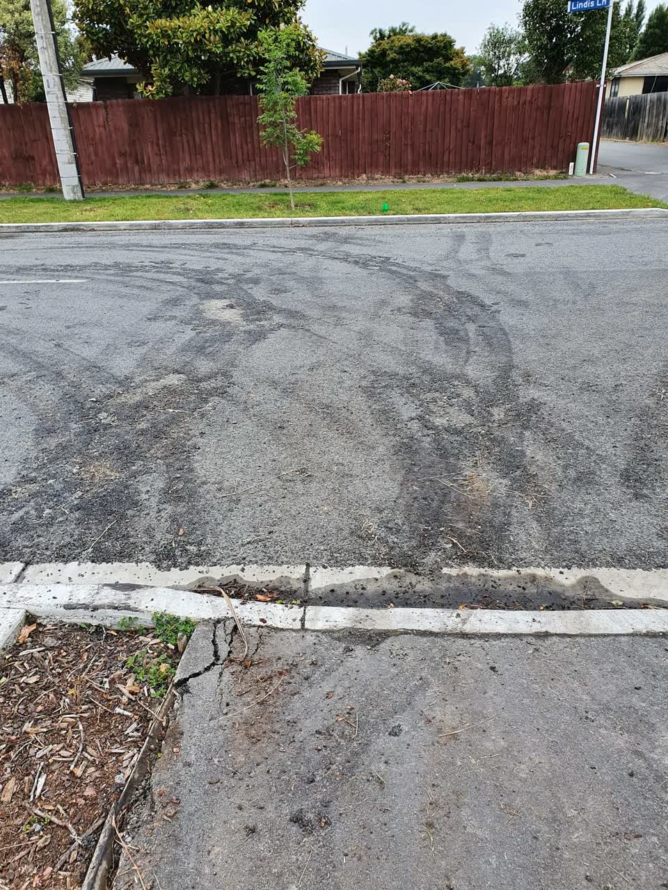 The photograph attached to this roading/streets report