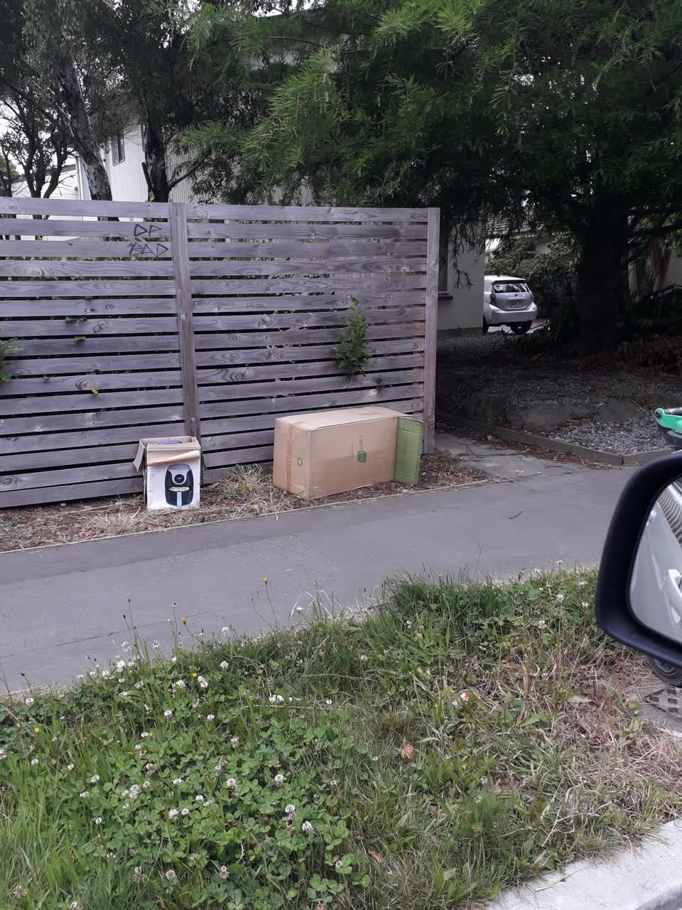 The photograph attached to this rubbish/recycling report