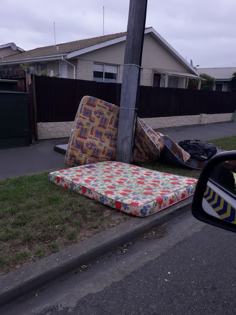 The photograph attached to this rubbish/recycling report