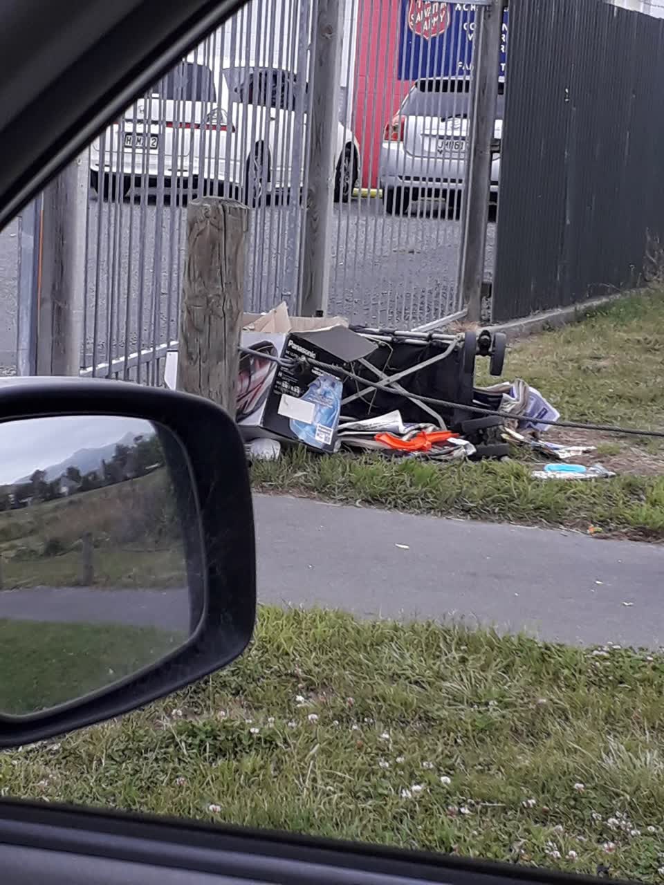 The photograph attached to this rubbish/recycling report