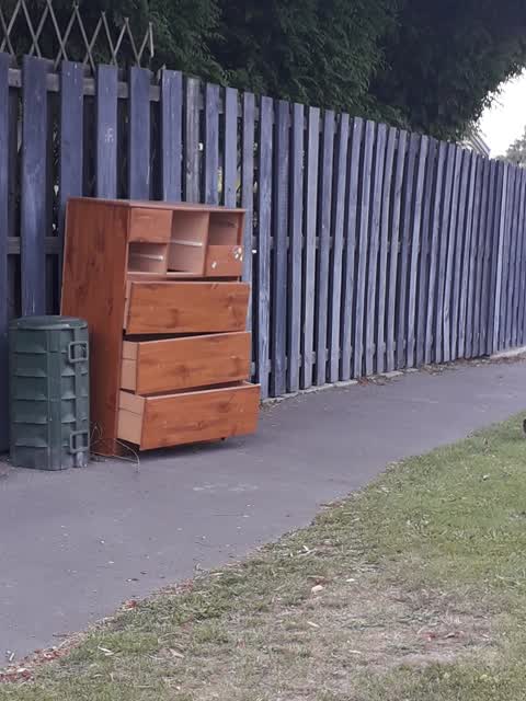 Rubbish/Recycling, a report photo