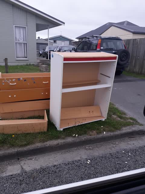 Rubbish/Recycling, a report photo