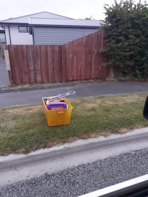 Rubbish/Recycling, a report photo