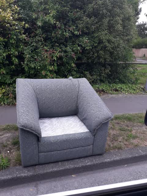 Rubbish/Recycling, a report photo