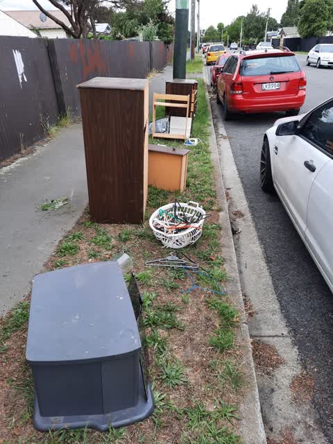 Rubbish/Recycling, a report photo