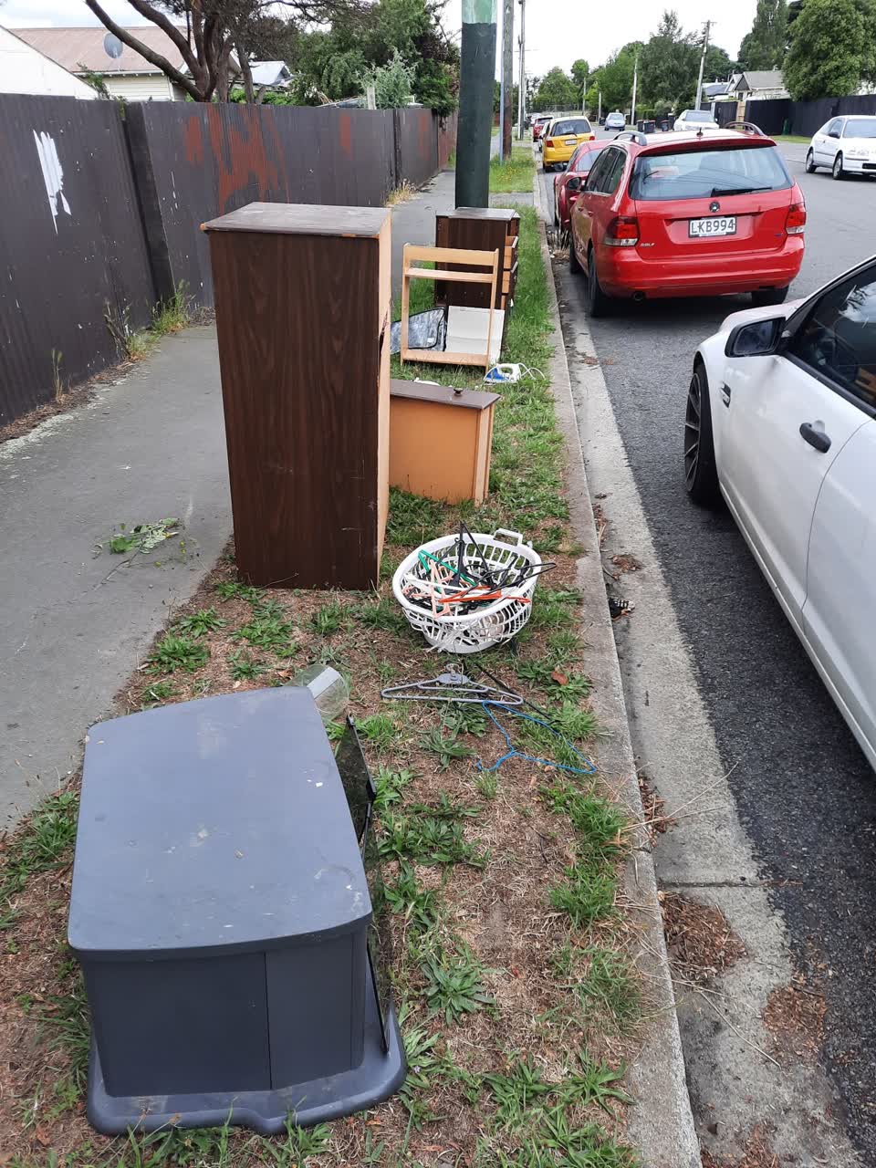 The photograph attached to this rubbish/recycling report