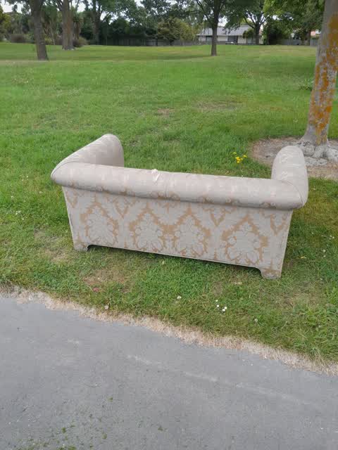 Rubbish/Recycling, a report photo