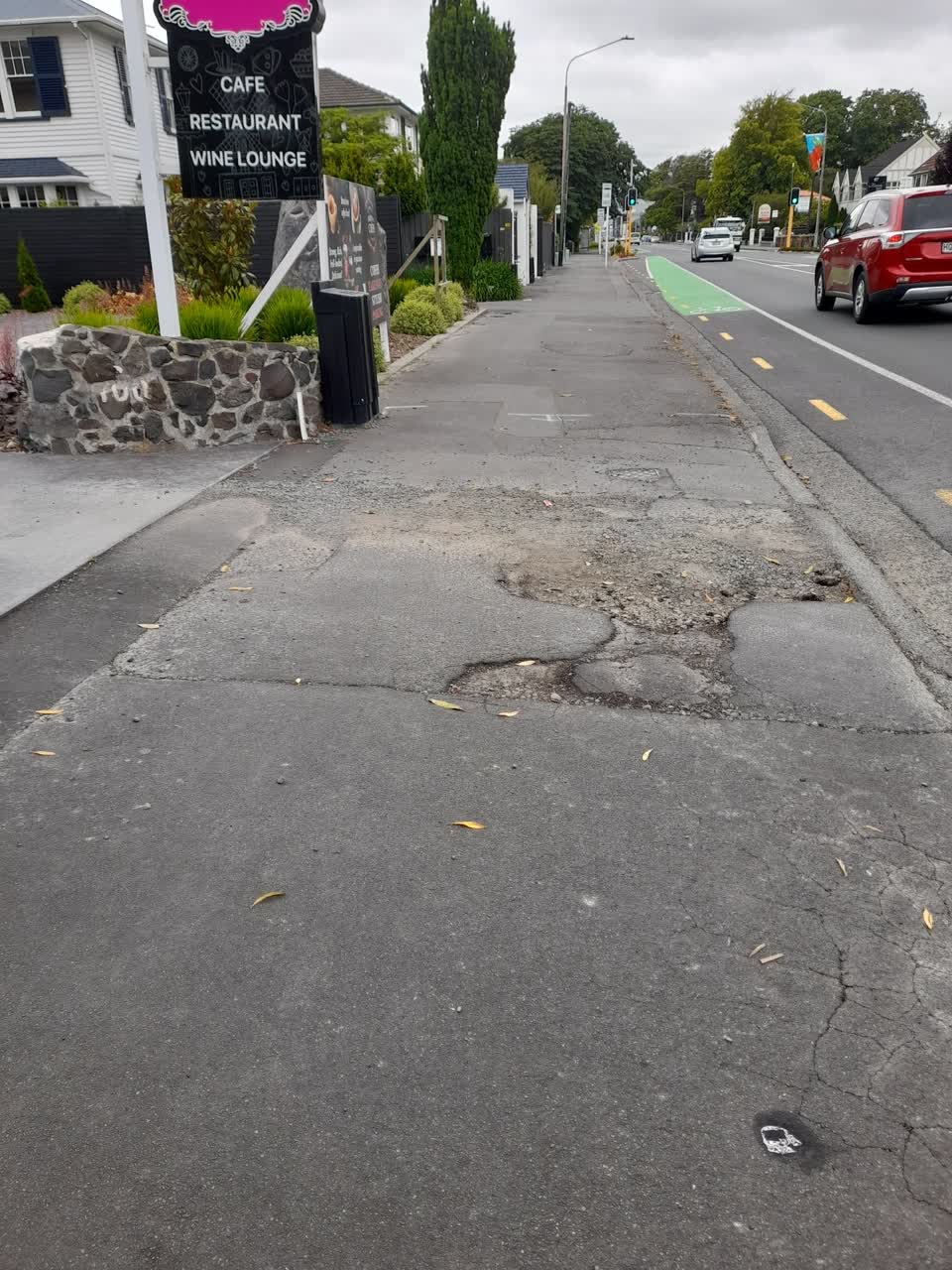 The photograph attached to this roading/streets report