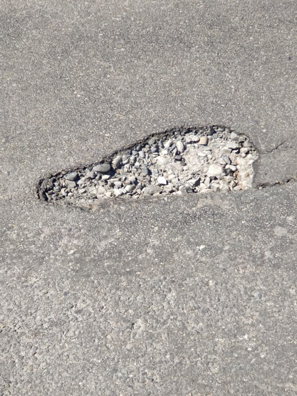 The photograph attached to this roading/streets report
