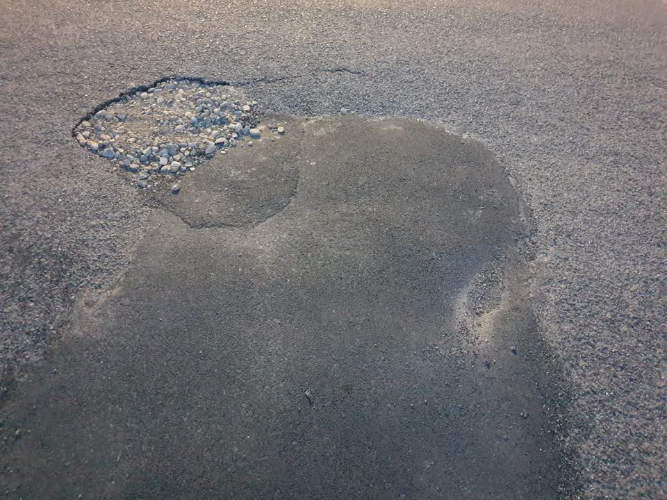 The photograph attached to this roading/streets report