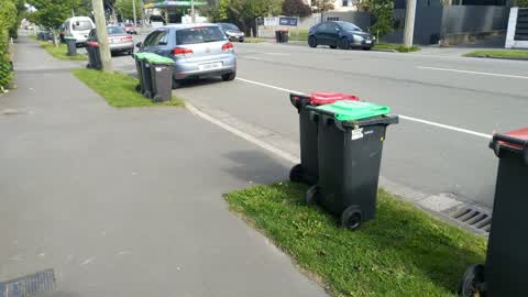 Rubbish/Recycling, a report photo