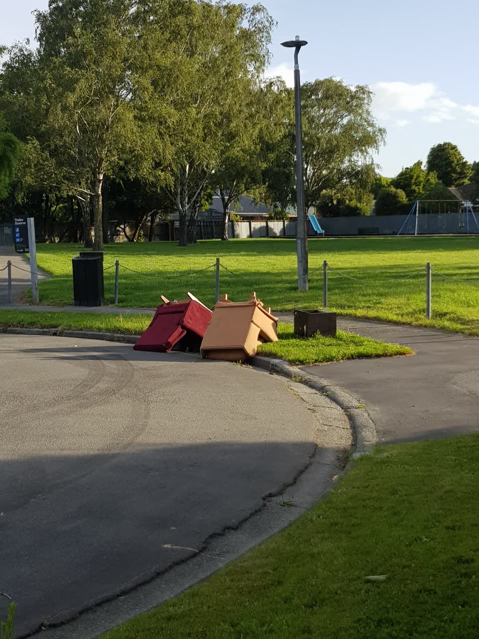 The photograph attached to this rubbish/recycling report