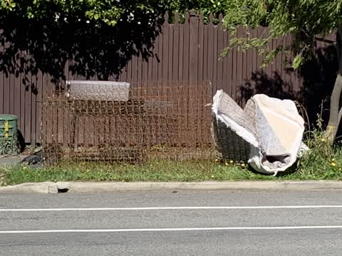 Rubbish/Recycling, a report photo