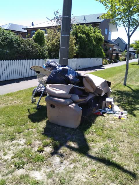 Rubbish/Recycling, a report photo