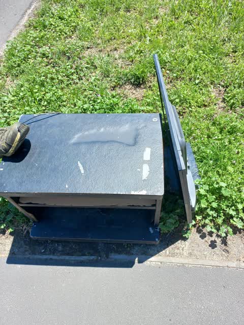 Rubbish/Recycling, a report photo