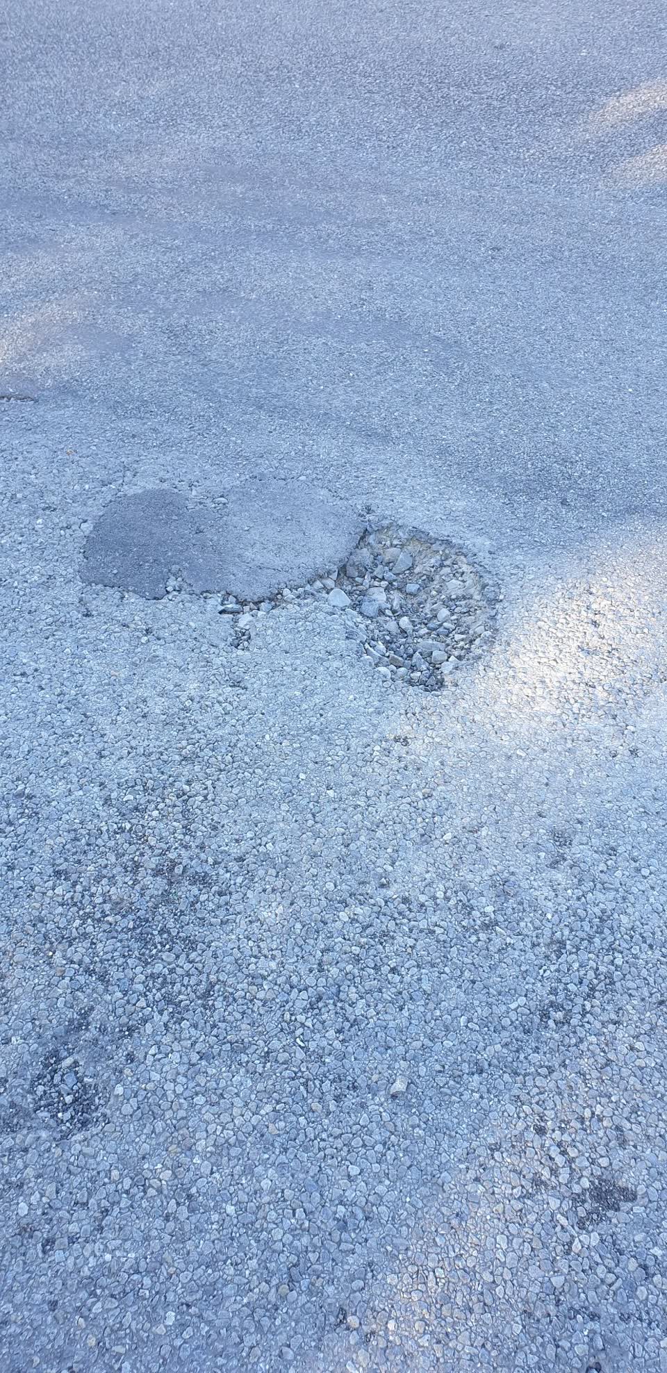 The photograph attached to this roading/streets report
