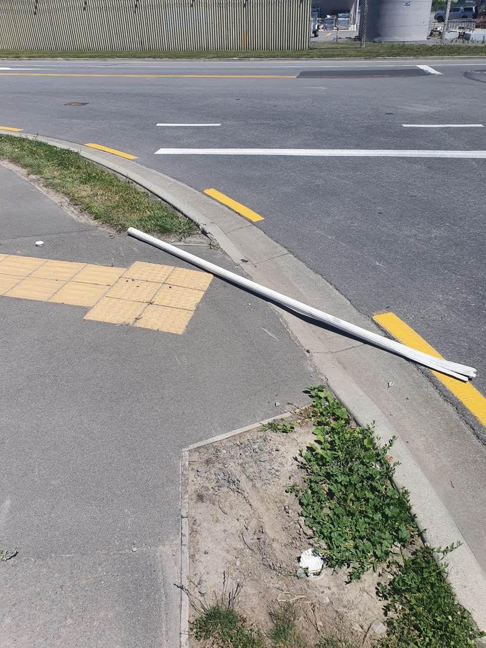 The photograph attached to this roading/streets report